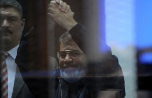 "النقض" تلغي مؤبد مرسي وإعدام الشاطر في "التخابر مع حماس"