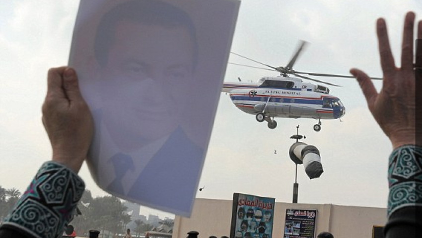 ديلي ميل: السيسي يسجن الإخوان ويبرئ مبارك