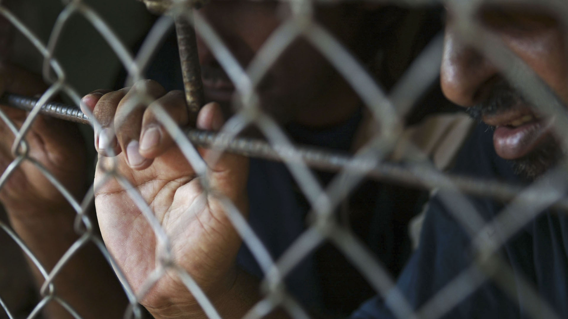 مطالبات بمسح طبي شامل للسجون المصرية بعد انتشار الأمراض