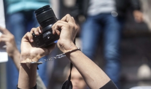 صحفيون ضد التعذيب: 64 انتهاكاً ضد الصحفيين في مايو