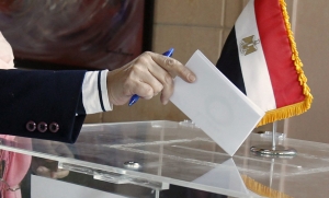 «فايننشيال تايمز»: انتخابات الرئاسة المصرية مشكوك في نزاهتها ومحسومة للسيسي
