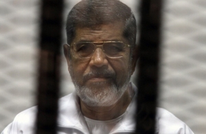 نجل الرئيس مرسي يوضح لـ"عربي21" حقيقة قرار نقل والده للمستشفى
